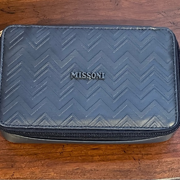 Missoni X Delta Airlines 1st Class Travel Kit Size OS - Picture 7 of 7